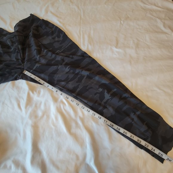 Athleta | Salutation Camo Jogger | Size Large - Picture 8 of 10